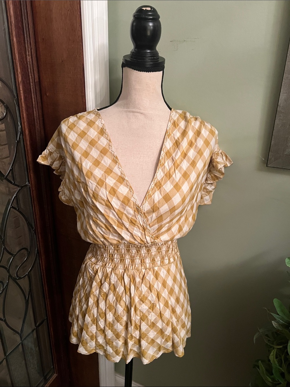 Max Studio Yellow and White Gingham V-Neck Top